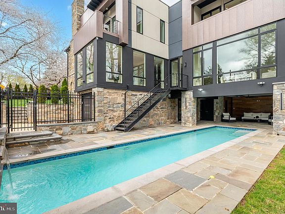 3rd image of 3001 Foxhall Rd NW