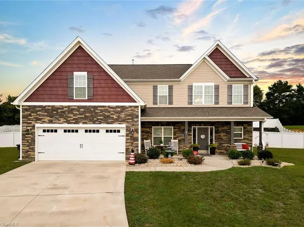 219 Sand Hill Dr, Lexington, NC 27295