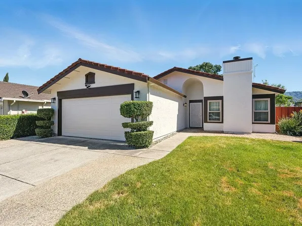 1180 Peterson Dr, Gilroy, CA 95020