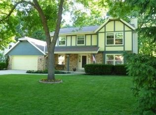3175 S Regal Dr, New Berlin, WI 53151
