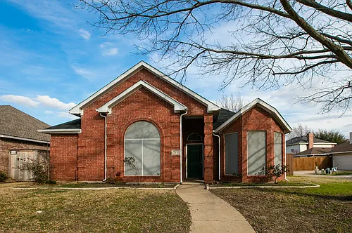 7836 Armor Ln Photo 1