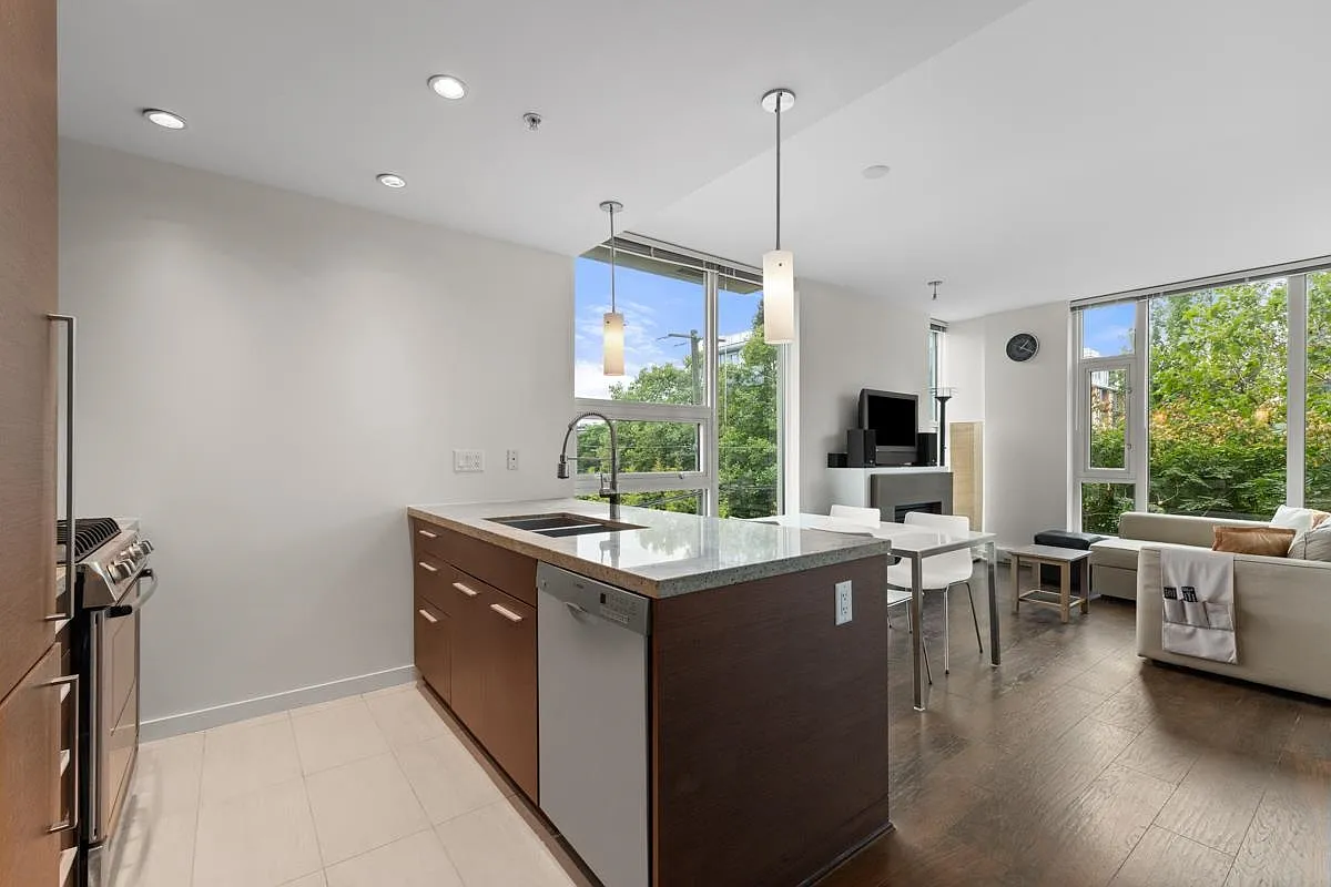 2 bed, 860 sqft, $3,500 — Photo 1