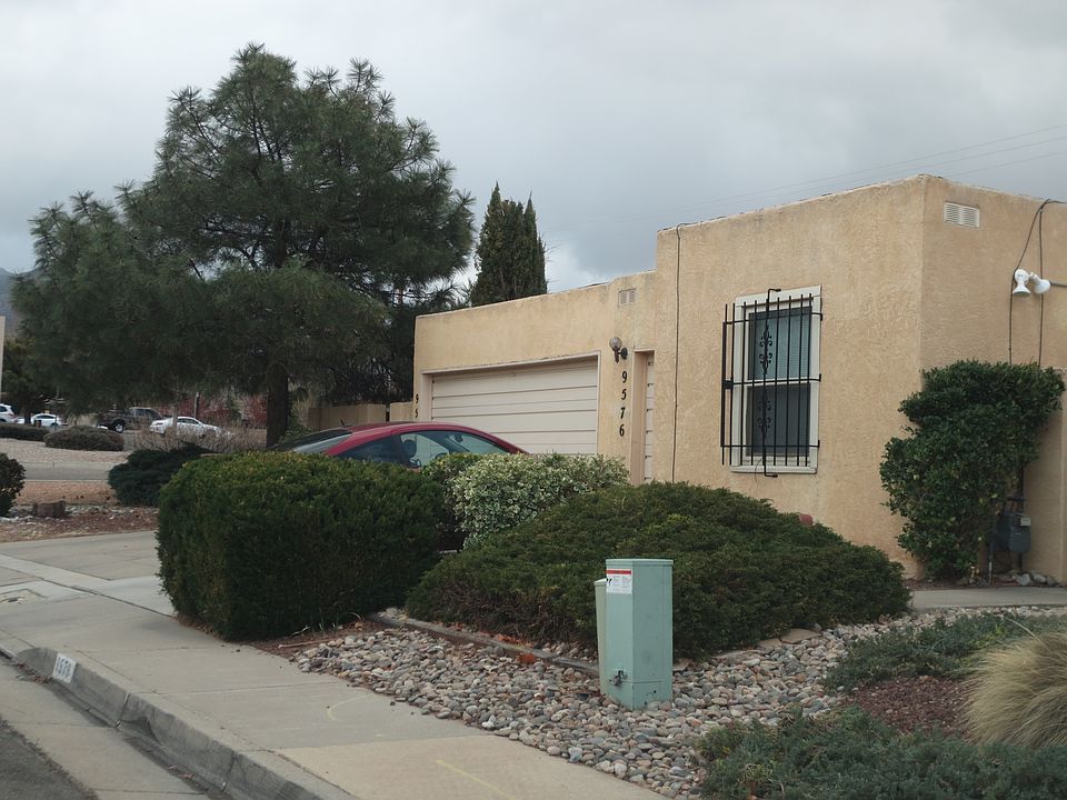 1st image of 9576 Sierra Vista Ct NE
