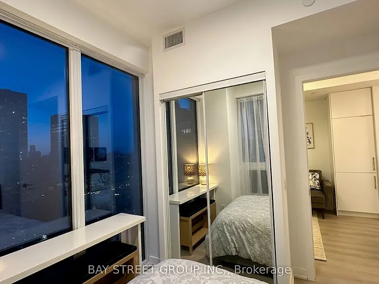100 Queen St E #2911 — Photo 26