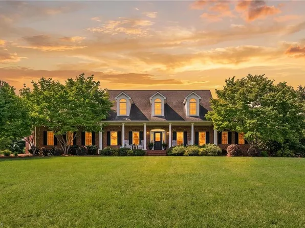 229 Country Cir, Advance, NC 27006