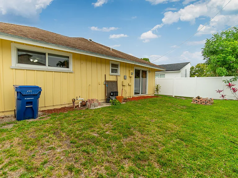 6130 Francis St — Photo 27
