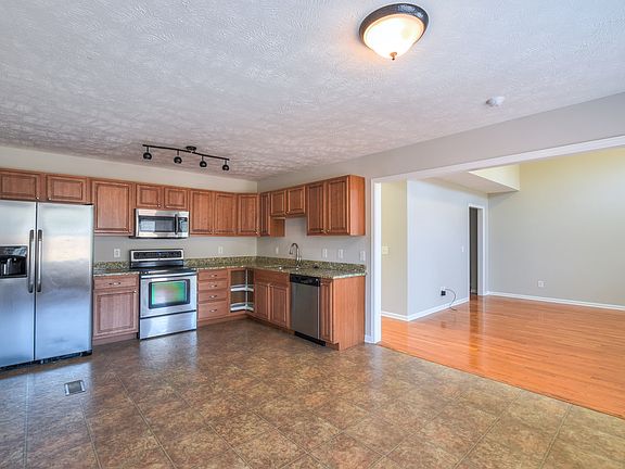 2nd image of 2965 Greentree Dr