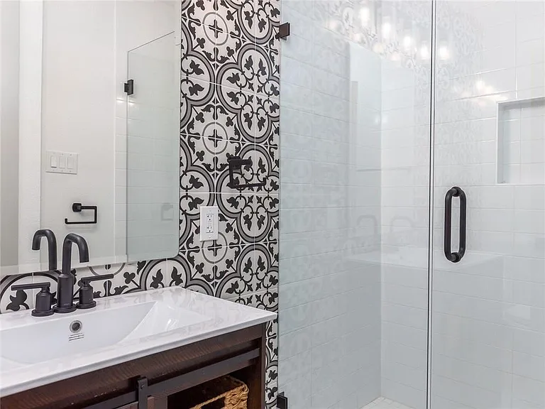 4612 Caswell Ave #A — Photo 26