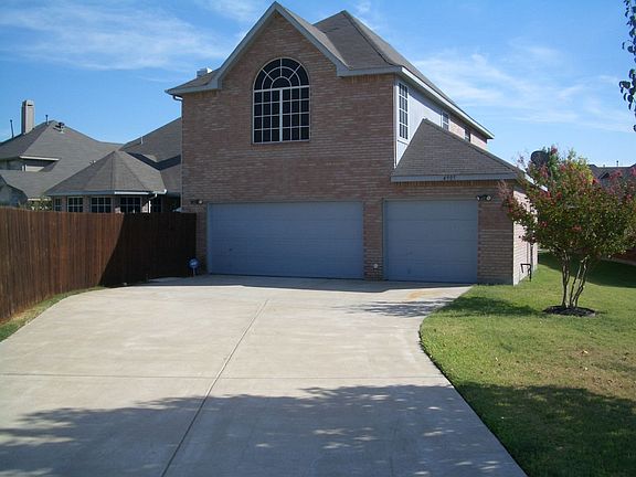 2nd image of 4905 Bayport Cir