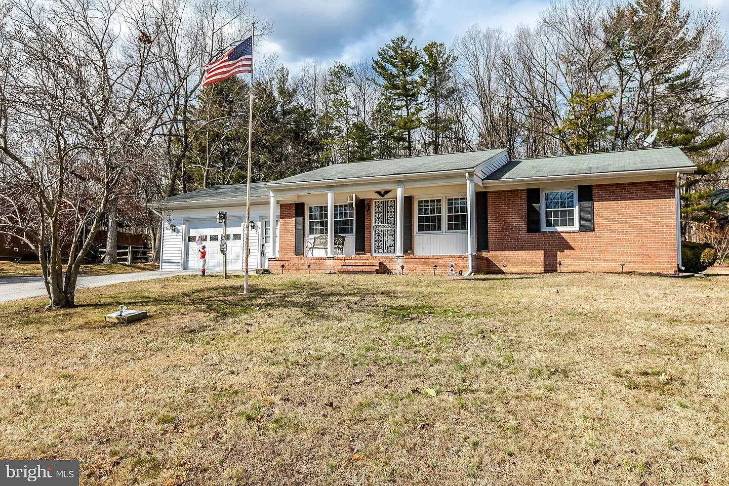 1018 Hanson Rd photo 1