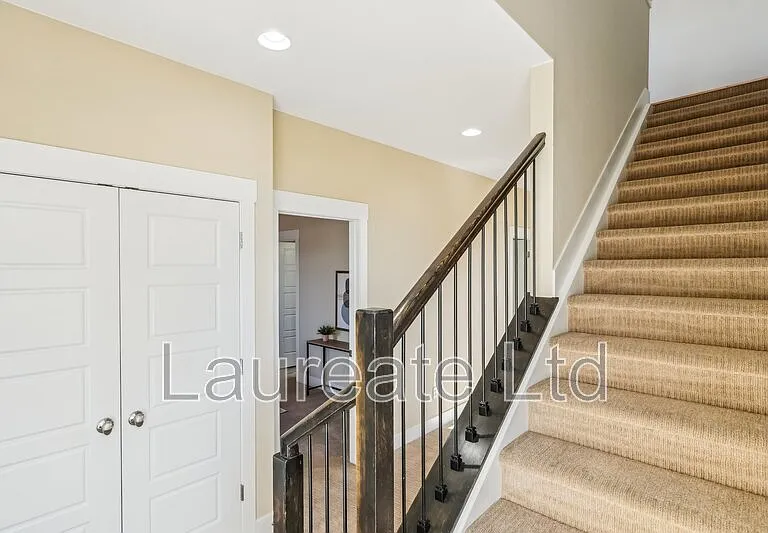 5438 Valentia St — Photo 21