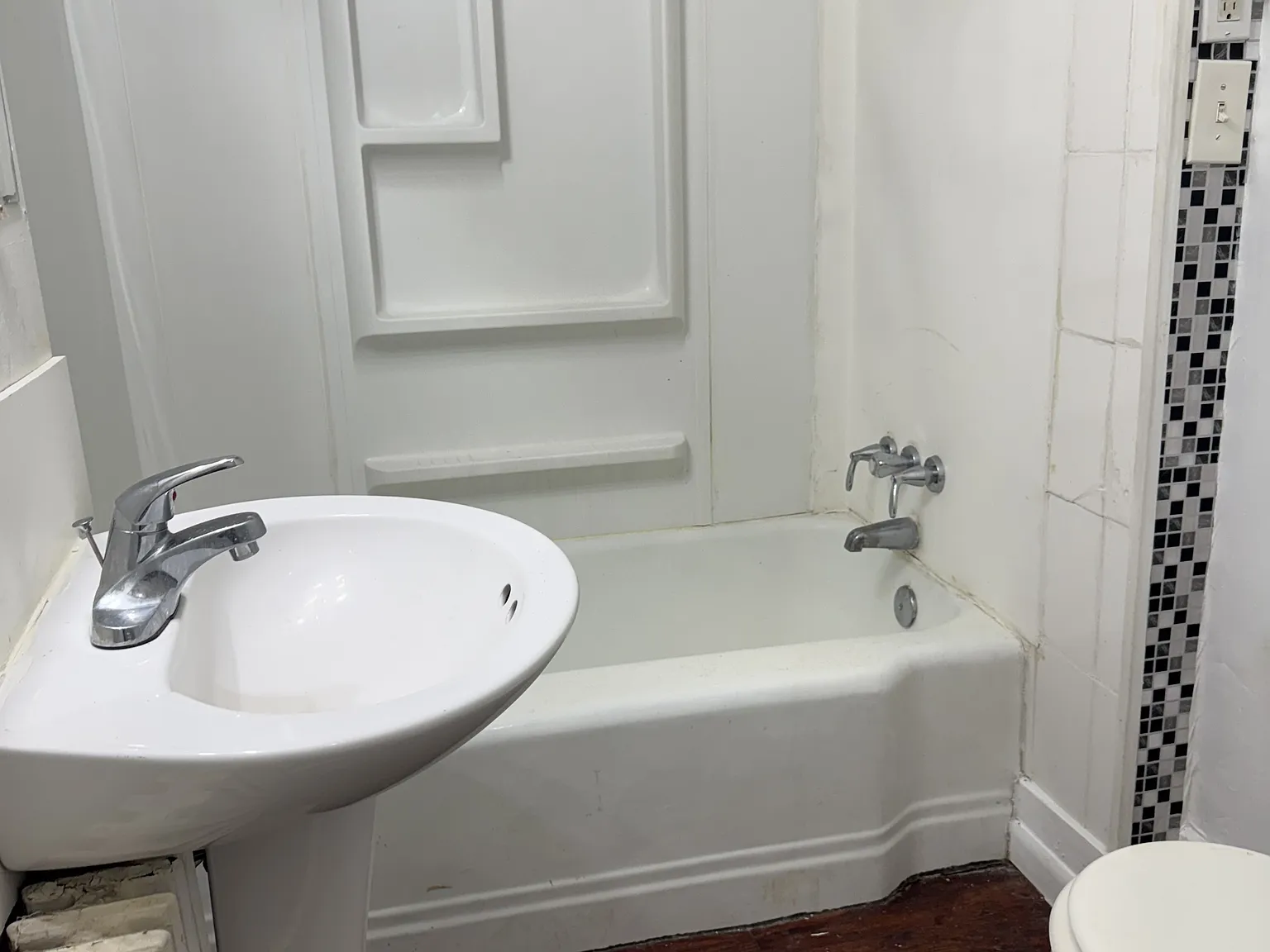 909 North Capitol Avenue (new) - 2 — Photo 2