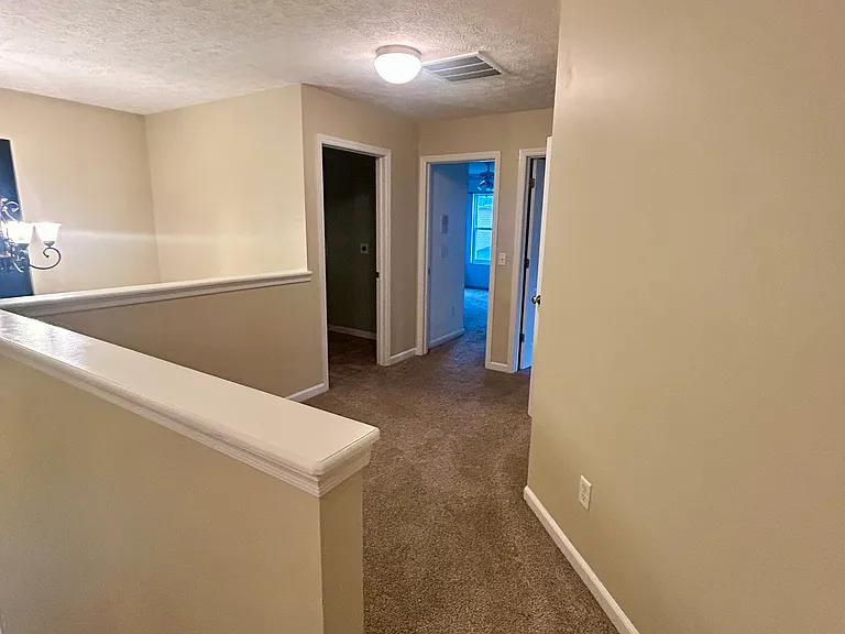 1040 Gleason Dr — Photo 9