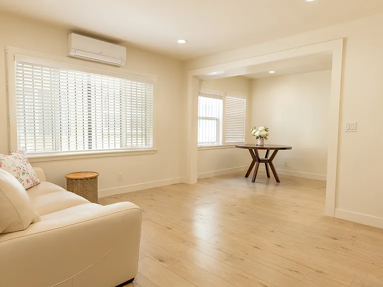 450 S Manhattan Pl #3 — Photo 1