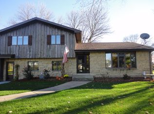 11732 Amy Dr, Dubuque, IA 52003