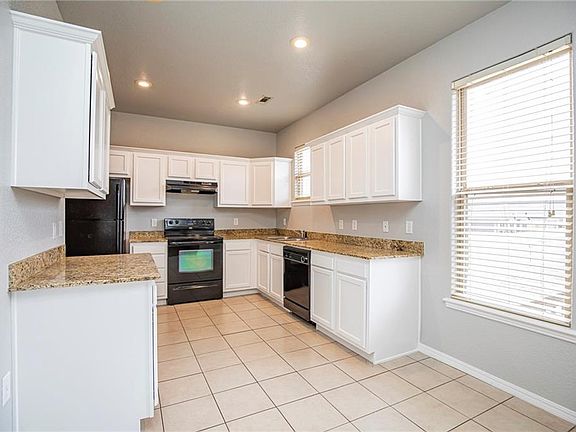 4th image of 901 Sienna Dr