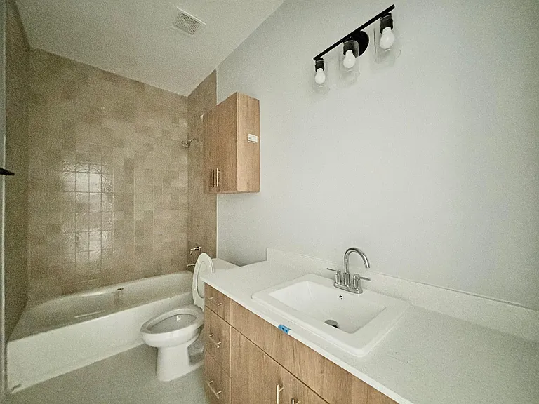 1503 W Saint Francis Ave — Photo 9