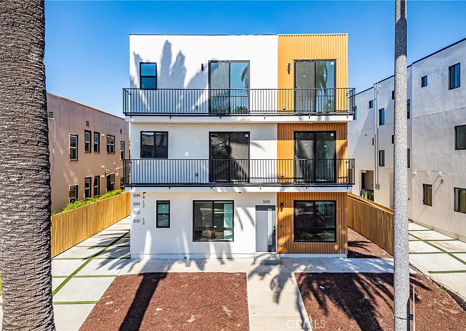 1021 S Citrus Ave #3