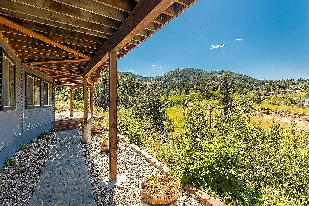 7833 Douglas Dr — Photo 1