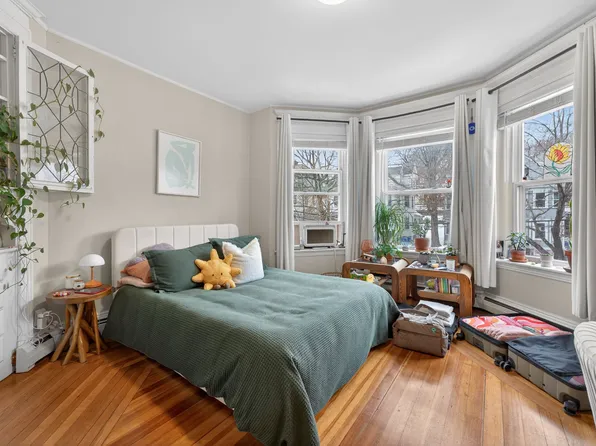 805 Washington St #2, Brookline, MA 02446