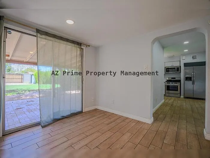 506 W 11th St — Photo 16