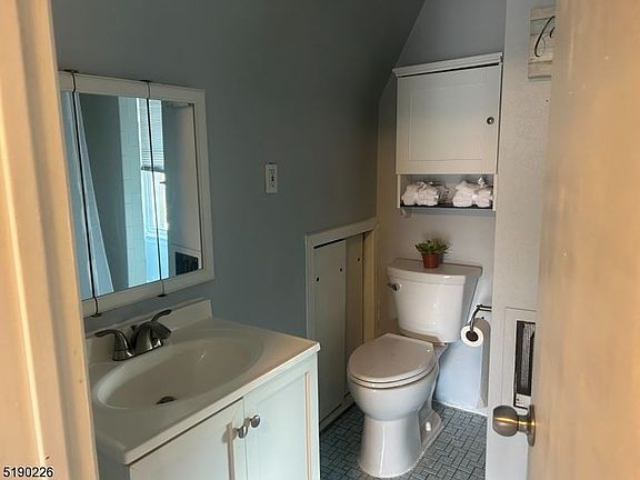 5th image of 73 Lakewood Ter Floor 3