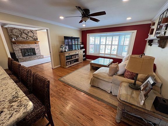 5th image of 2645 Briarwood Dr