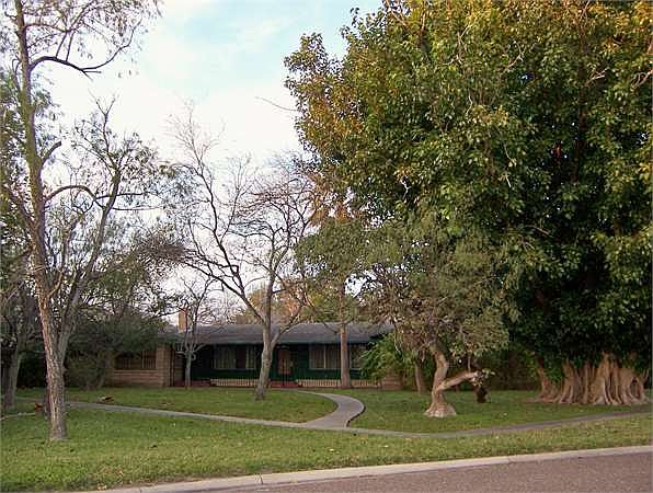 1st image of 901 Ben Lora Ln