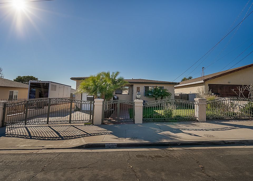 1st image of 2320 Calle Tres Lomas