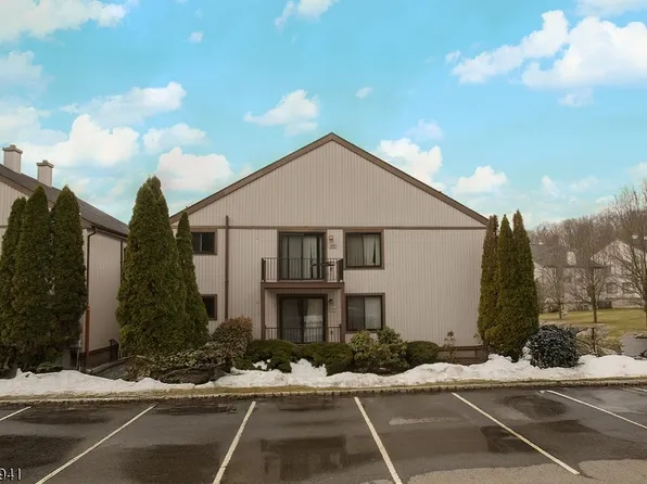 16299 Dell Pl, Stanhope Boro, NJ 07874