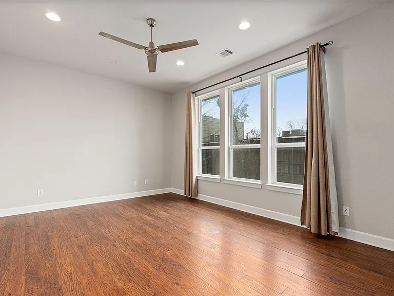 4311 Hartford St #D — Photo 8