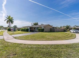 8203 NW 71st Ave, Tamarac, FL 33321