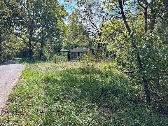 4th image of 1205 Horse Lick Rd