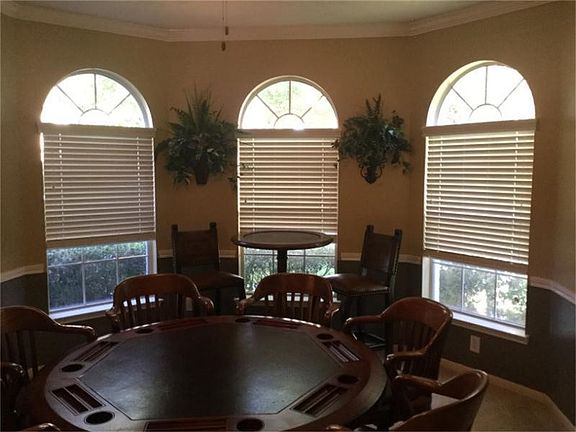 5th image of 2422 Doral Dr