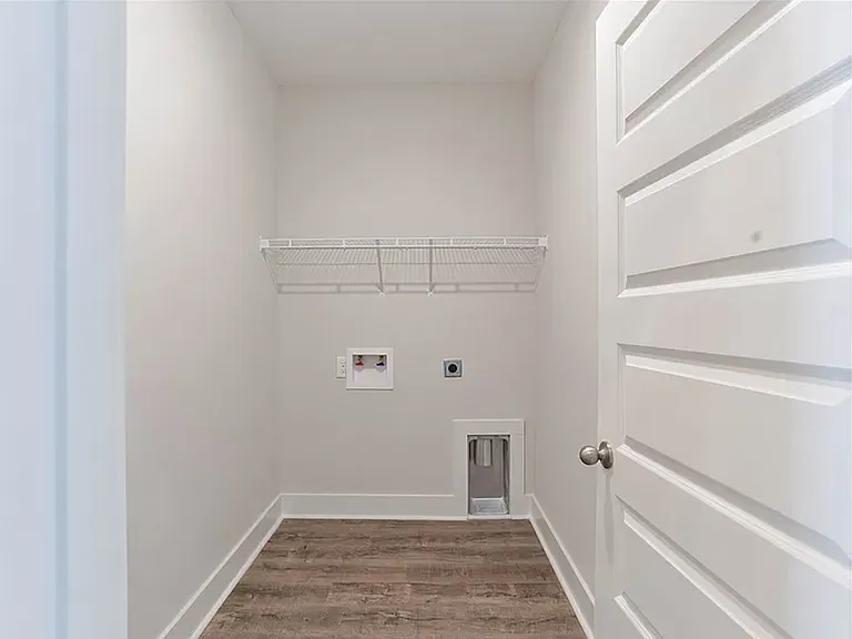 606 Cameron Ct — Photo 18