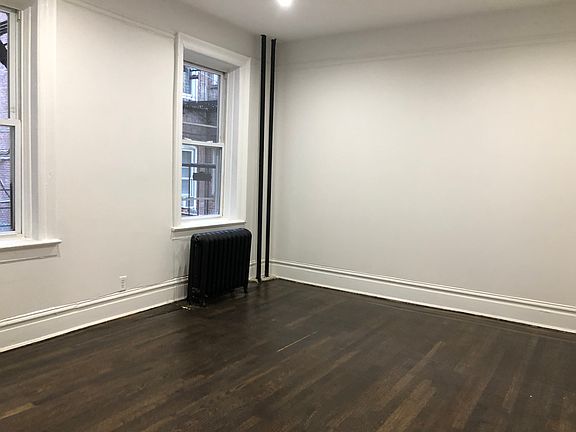 3rd image of 11-13 Gifford Ave #11Q