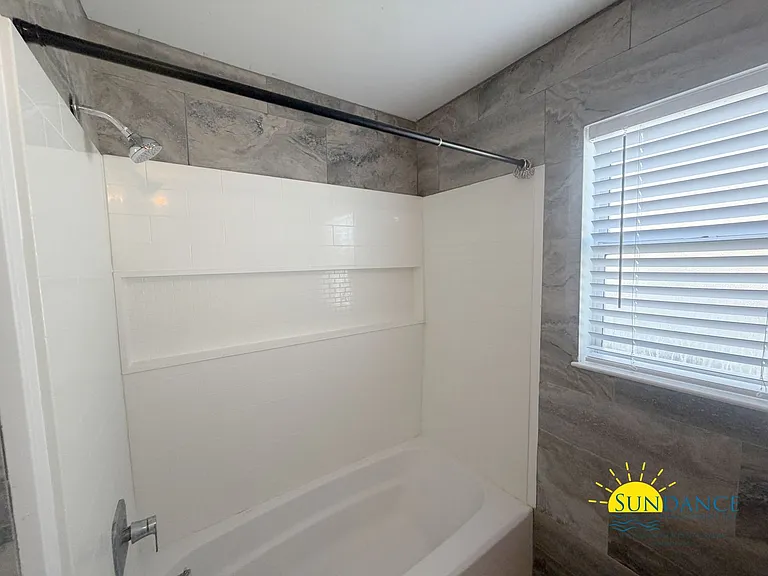 134 Midland Ct — Photo 9