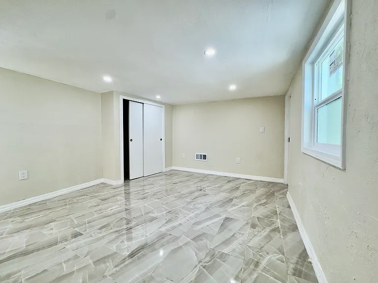 1833 108th Ave — Photo 39