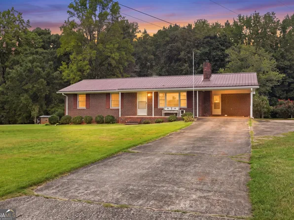 57 Defoor Rd, Toccoa, GA 30577