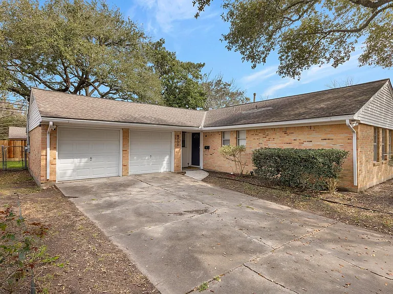4750 Sanford Rd — Photo 3