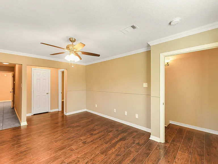 1029 Sycamore St — Photo 18