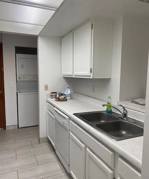 308 Palm Coast Pkwy NE — Photo 3