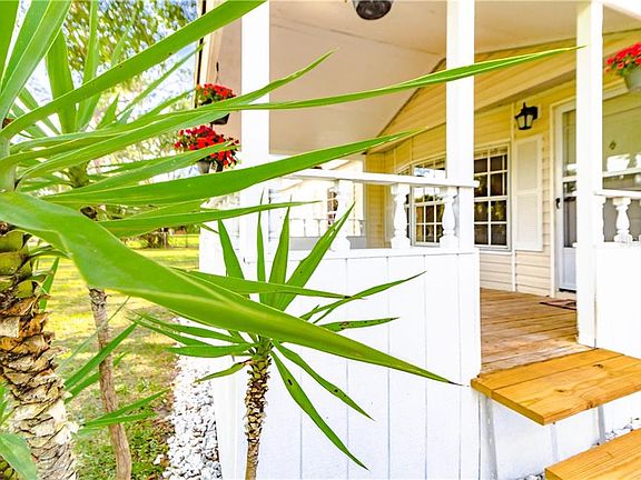4th image of 17451 Driftwood Ln