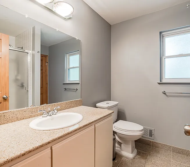 1034 Parkway Dr — Photo 4