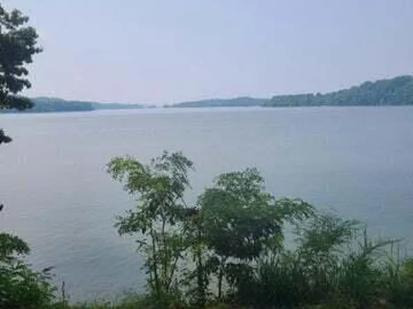 240 Phillips Dr, Rockwood, TN 37854