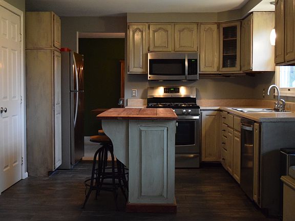 3rd image of 3803 Oldbury St