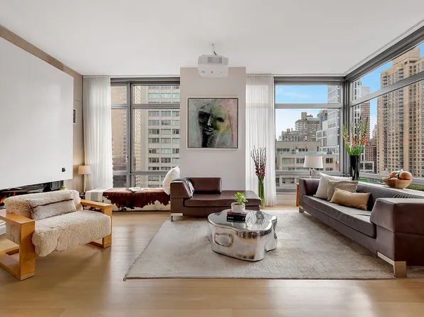 450 E 83rd St APT 8E, New York, NY 10028