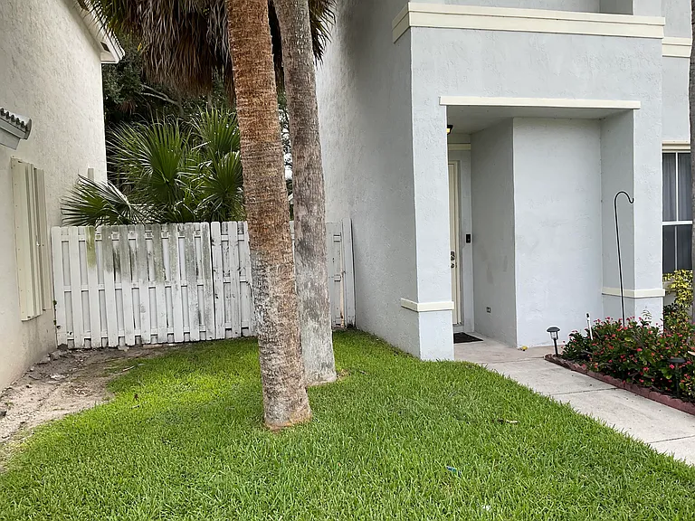 6566 Spring Meadow Dr — Photo 5