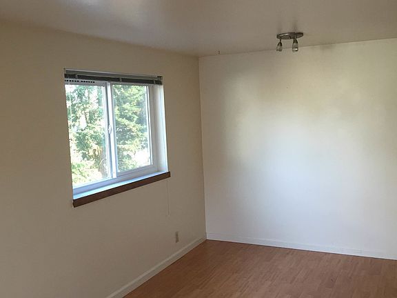 Living/Dining area