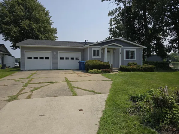 810 Holly Bush Ct, Holly, MI 48442